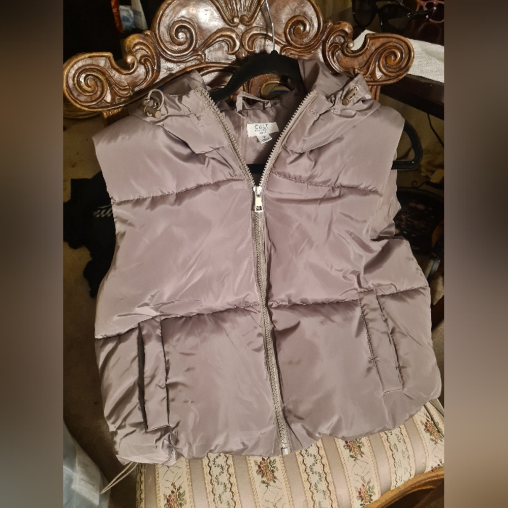 CULT Puffer Vest /M Hooded NWOT